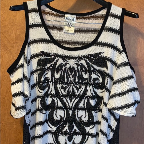 Sweaters - EUC cold shoulder short sleeve sweater